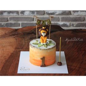 Aslan pasta, naked cake, lion cake, lion cake topper