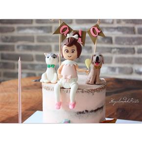 Naked cake, dog caketopper, cat caketopper, pinecone caketopper