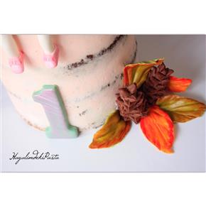 Naked cake, dog caketopper, cat caketopper, pinecone caketopper