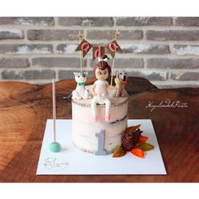 Naked cake, dog caketopper, cat caketopper, pinecone caketopper