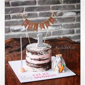 Rafine şekersiz pasta, naked cake, tavşan pasta