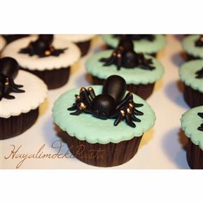 #SosyalBenKambocyada #hayalimdekipasta #tarantula #tarantulacake #tarantulacupcake #fondant #sugarar